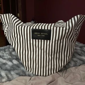 Henri bendel beach bag